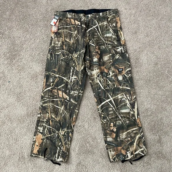 Walls Legend Men’s 6-Pocket Camo Cargo Pants - Picture 2 of 8